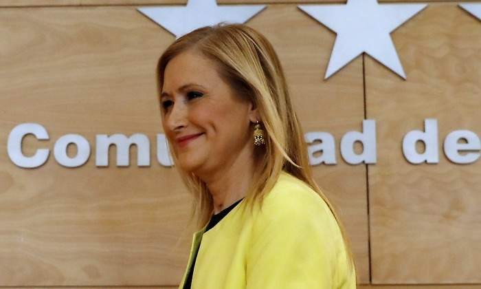 cifuentes-chaqueta-amarilla.jpg