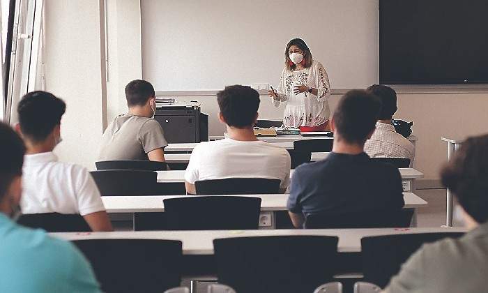 universidad-covid.jpg
