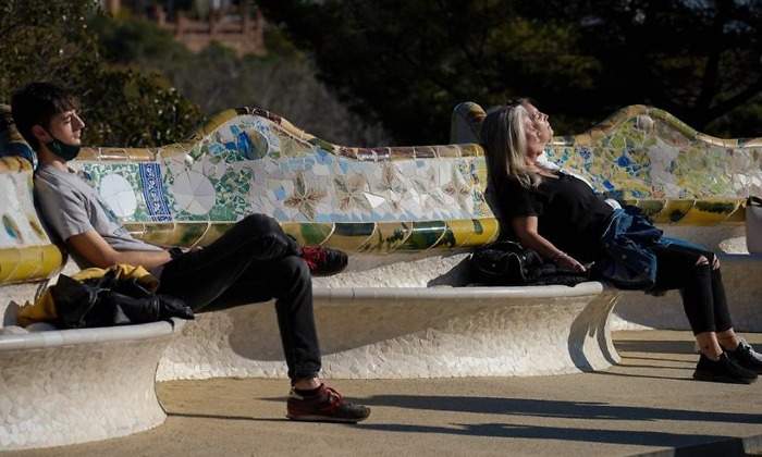 el-tiempo-parc-guell-barcelona-sol-efe.jpg