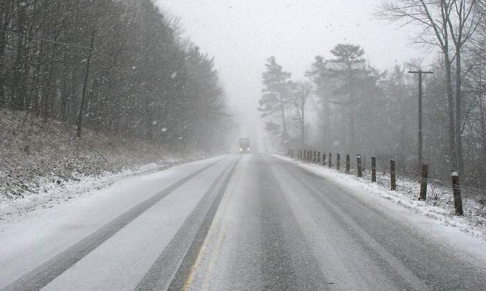 carretera-nieve-nevada-coche-pixabay.jpg