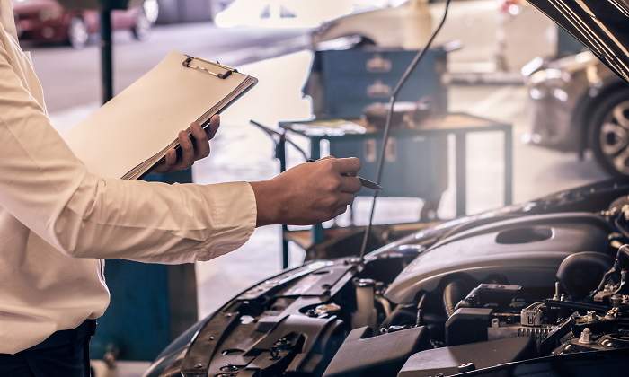 libro-taller-reparacion-coche-dgt-dreamstime.jpg
