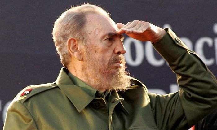 fidel-castro-saludo-reuters.jpg