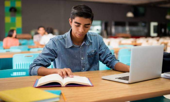 estudiantes-libros.jpg
