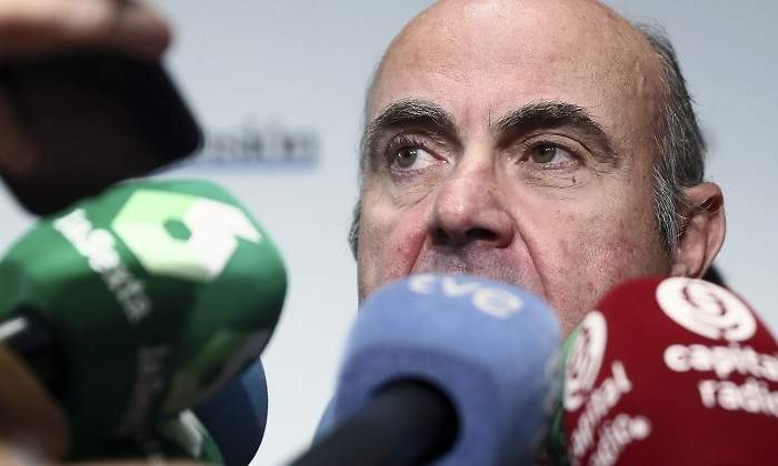 guindos-micros-29septiembre2017.jpg