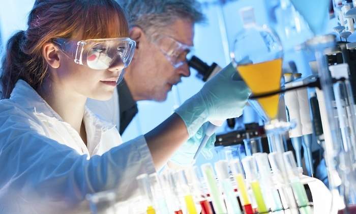 cientificos-laboratorio-istock.jpg