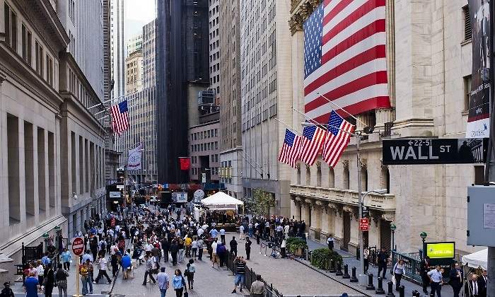 wall-street-calle-nueva-york-bolsa-exterior-banderas-eeuu-getty-770x420.jpg