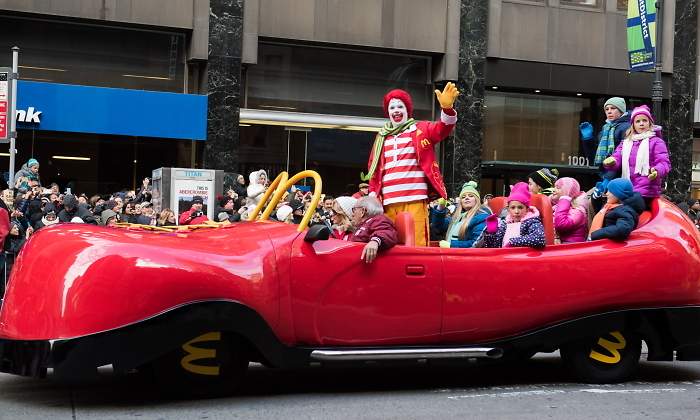 ronald-mcdonald-coche-zapatilla-getty.jpg