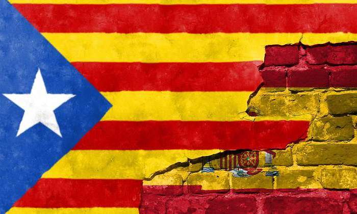 catalunya-estelada-espana-muro-770-dreamstime.jpg