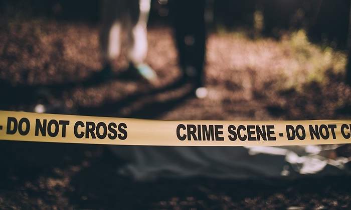 Una-zona-limitada-por-una-cinta-policial-iStock.jpg