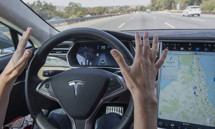 conducción-autonoma-tesla.jpg