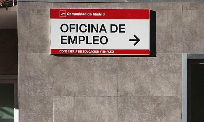 Empleo-oficina-cartel-Getty.jpg
