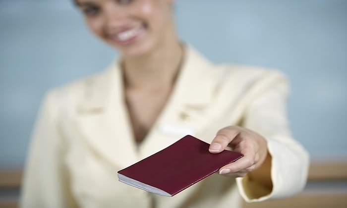 Entrega-de-pasaporte-Thistock-770-x-420.jpg