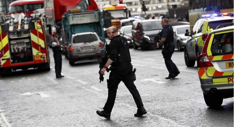 La policía acordona el tráfico