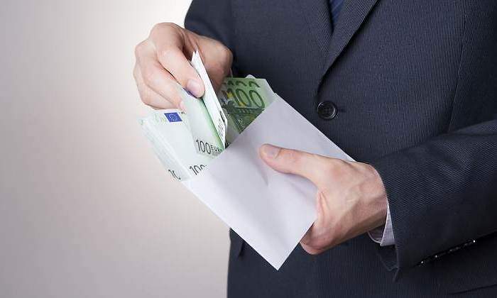 sobre-dinero-euros-770-dreamstime.jpg