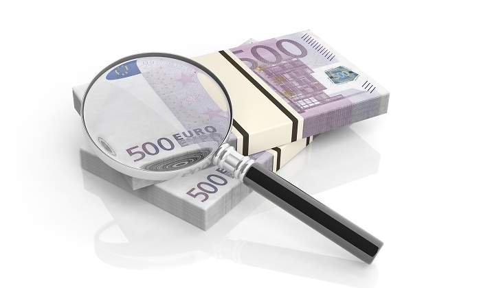 lupa-billetes500-dreamstime.jpg