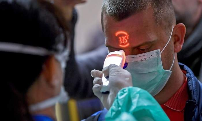 coronavirus-temperatura-medidor-reuters.jpg