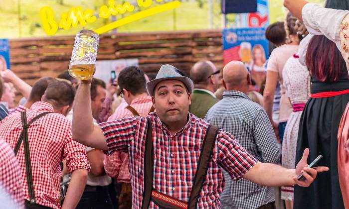 cerveza-oktoberfest-fiesta-dreamstime.jpg