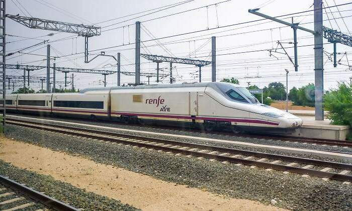 ave-madrid-galicia-1.jpg