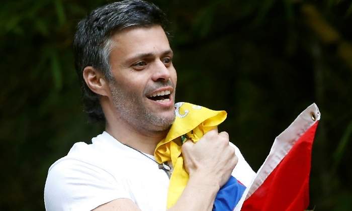 leopoldo-lopez-bandera.jpg