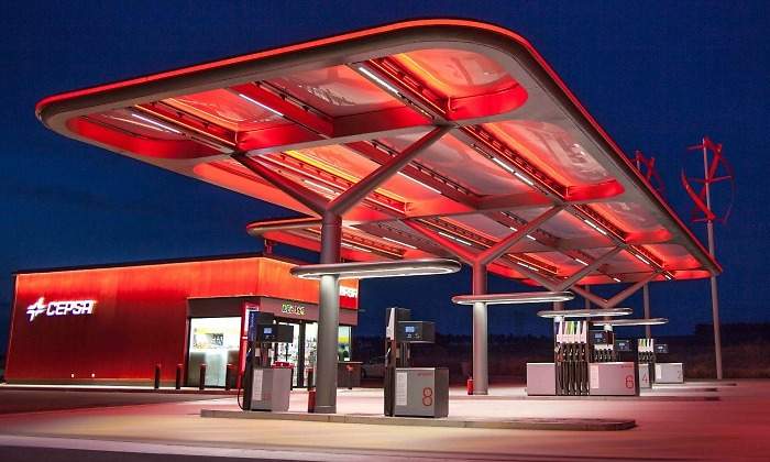 Estacion-servicio-cepsa-gasolina-gasolinera-770.jpg