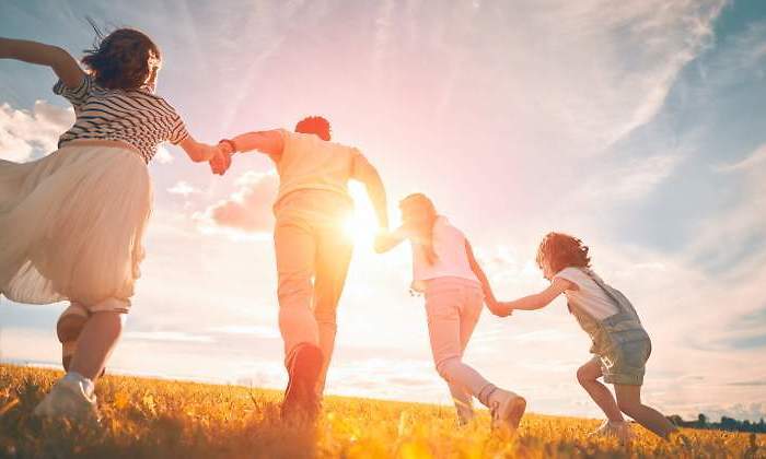 familia-numerosa-recurso-dreamstime.jpg