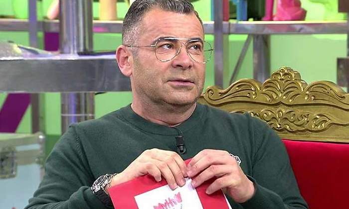 jorge-javier-trono-gay.jpg