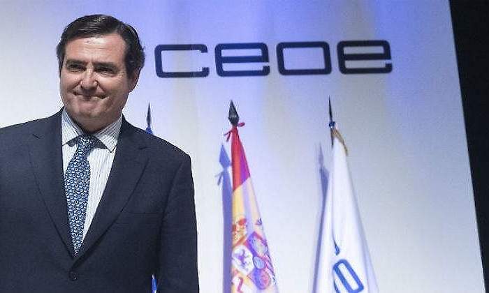 700x420_garamendi-banderas-ceoe.jpg