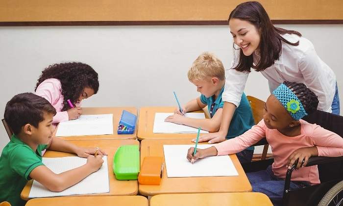 ninos-en-clase-pequenos.jpg