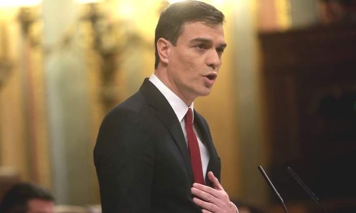 Sanchez-mano-investidura.jpg