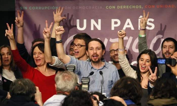 podemos-piedra-papel-tijera-efe.jpg