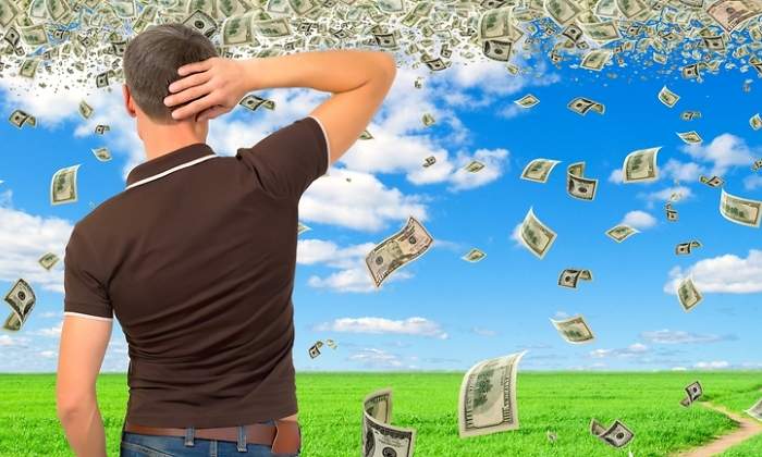 dinero-dudas-persona-dreams.jpg