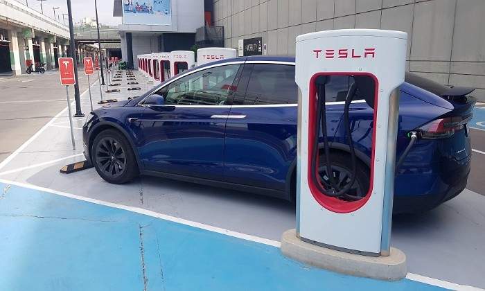 Tesla-Model-X--eE-770.jpg