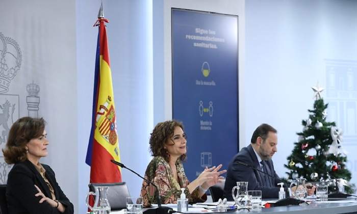 Rueda-de-prensa-tras-el-Consejo-de-Ministros-con-Calvo-Montero-y-abalos-EP.jpg