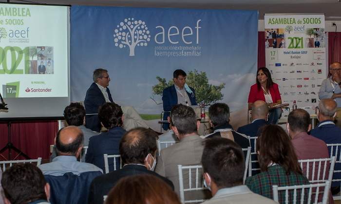 Asamblea de socios de la Asociacin Extremea de la Empresa Familiar AEEF