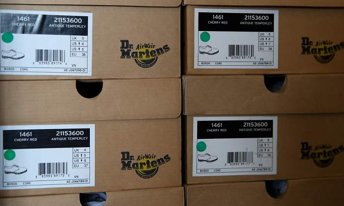dr-martens-botas-cajas-reuters.jpg