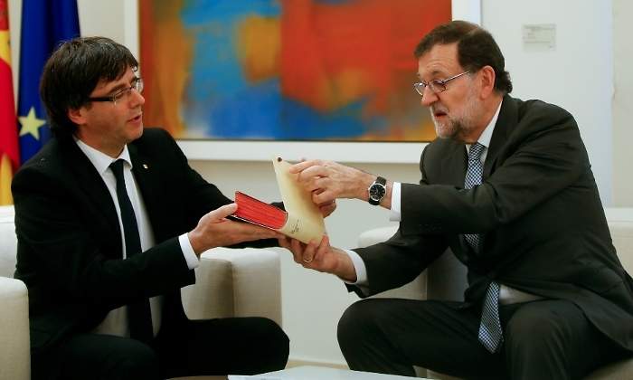 puigdemont-rajoy-moncloa-20abril2016-reuters.jpg