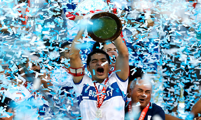 uc-tricampeon-efe.png