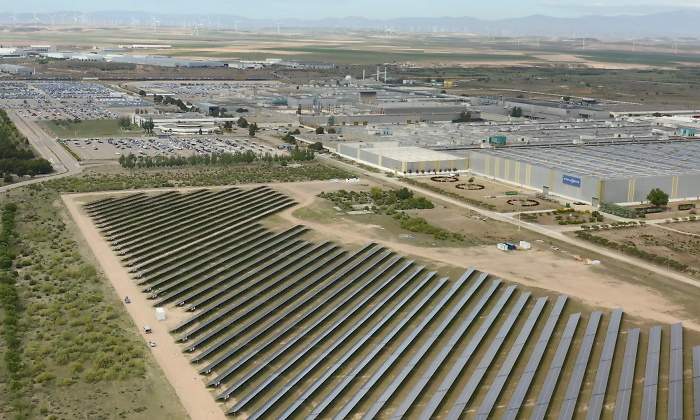 planta-fotovoltaica-stellantis-zaragoza.jpg