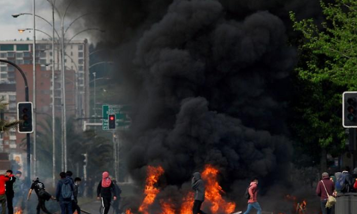 protesta-barricada-reuters-chile.png