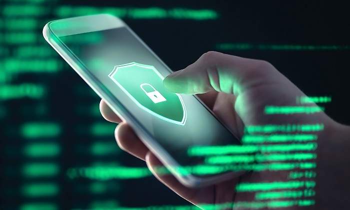 Telefono-movil-con-sistema-de-seguridad-iStock.jpg