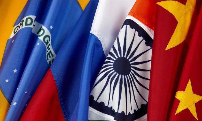 bric-brasil-rusia-india-china-banderas-770-dreamstime.jpg