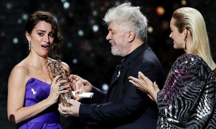 penelope-cruz-almodovar-cesar-premio-reuters.jpg