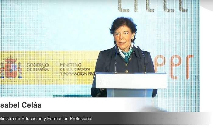 Isabel-Celaa-Acto-Dia-del-Libro.jpg