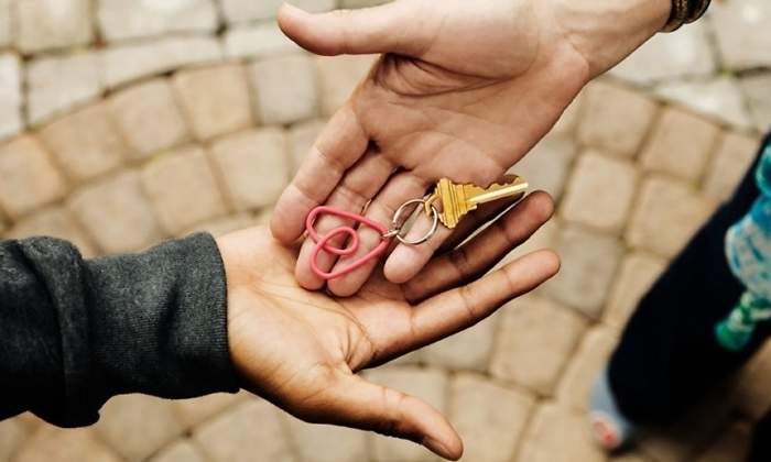 airbnb-llaves-manos.jpg