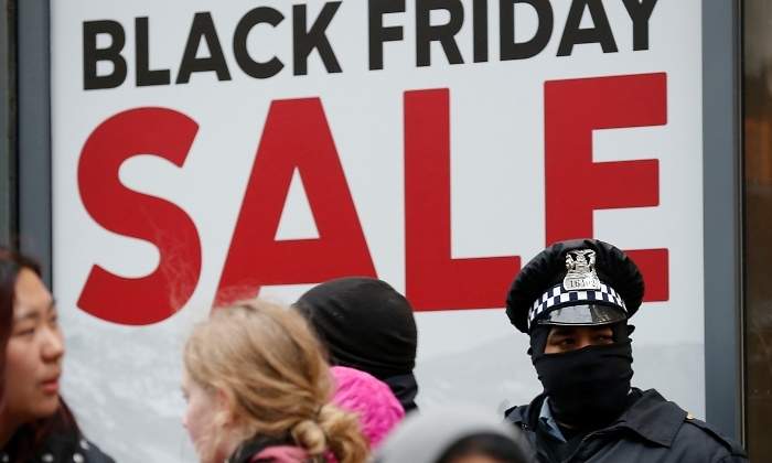 black-friday-policia-reuters.jpg