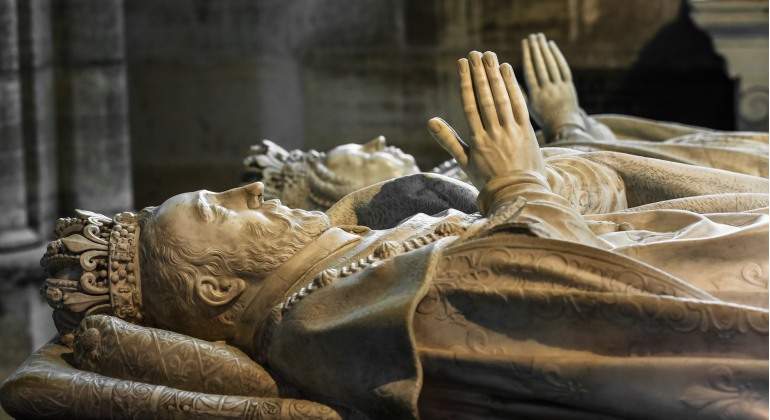 La mayoría de los reyes franceses están enterrados en Saint Denis.