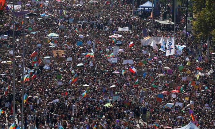 8m-chile-marcha-reuters.png
