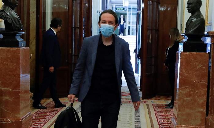 iglesias-mascarilla-congreso-ep.jpg