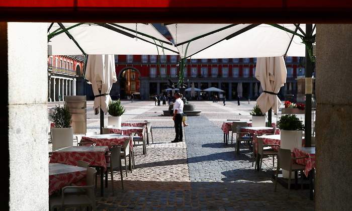 madrid-plaza-mayor-vacia-coronavirus-reuters.jpg