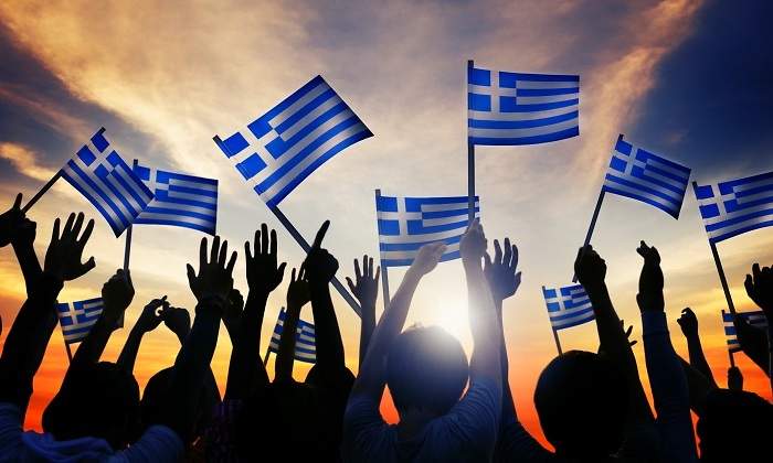 grecia-banderas-jovenes-dreamstime.jpg